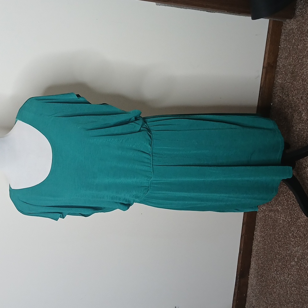 Green flutter sleeve min dress size medium